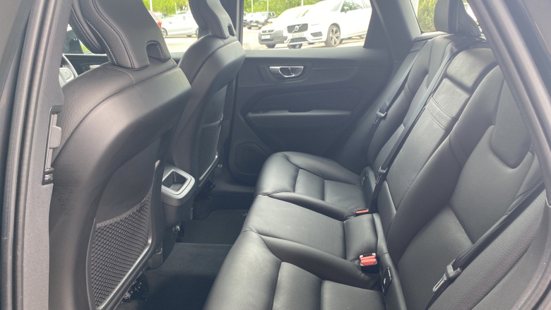 Volvo Xc60 2.0 D4 Momentum 5dr Geartronic Diesel Estate